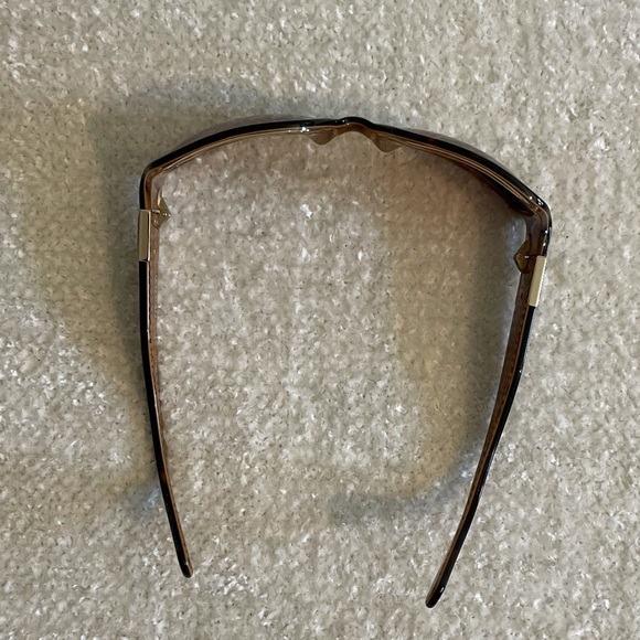 Coach Sunglasses - new condition no Straches or dents - Picture 2 of 8